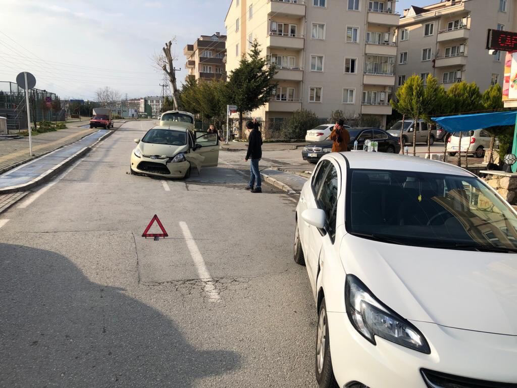 Görükle Koşu Yolunda Kaza: Motosiklet Otomobile Çarptı
