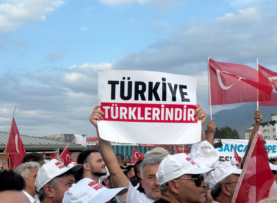 İYİ Parti Lideri Müsavat DERVİŞOĞLU Bursa Meydanında Yoğun İlgiyle Karşılandı