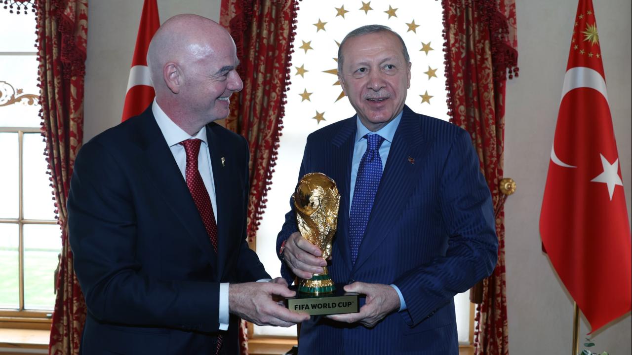 Cumhurbaşkanı Erdoğan FIFA Başkanı Infantino’yu kabul etti