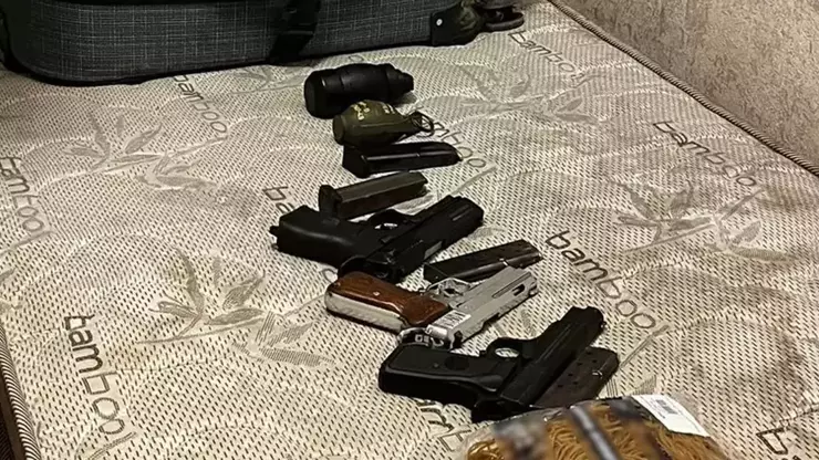 Ev değil cephanelik