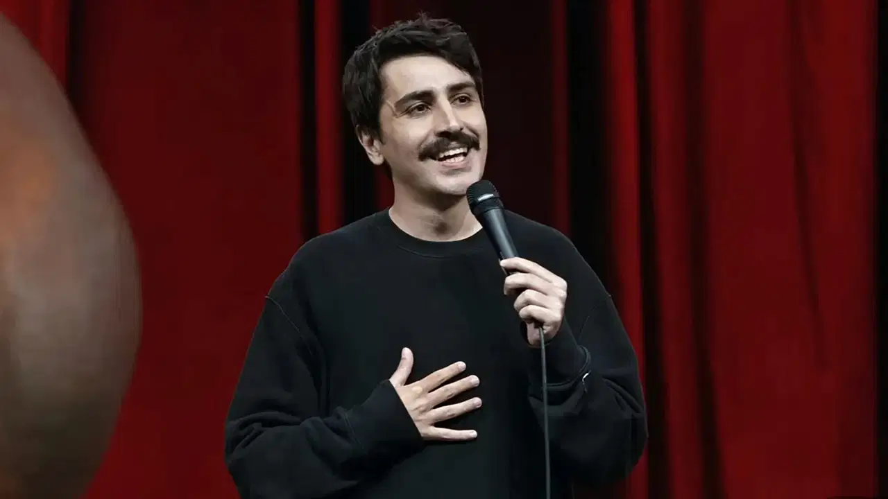 Komedyen Deniz Göktaş İstanbul Havalimanı’nda gözaltına alındı.