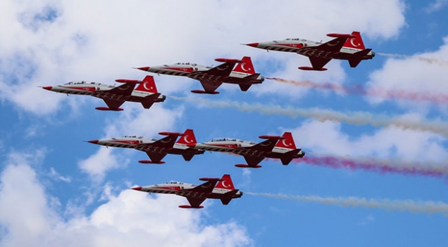 İstanbul Semalarındaki Savaş Uçağı Seslerinin Nedeni Belli Oldu: Solo Türk Eğitim Uçuşunda