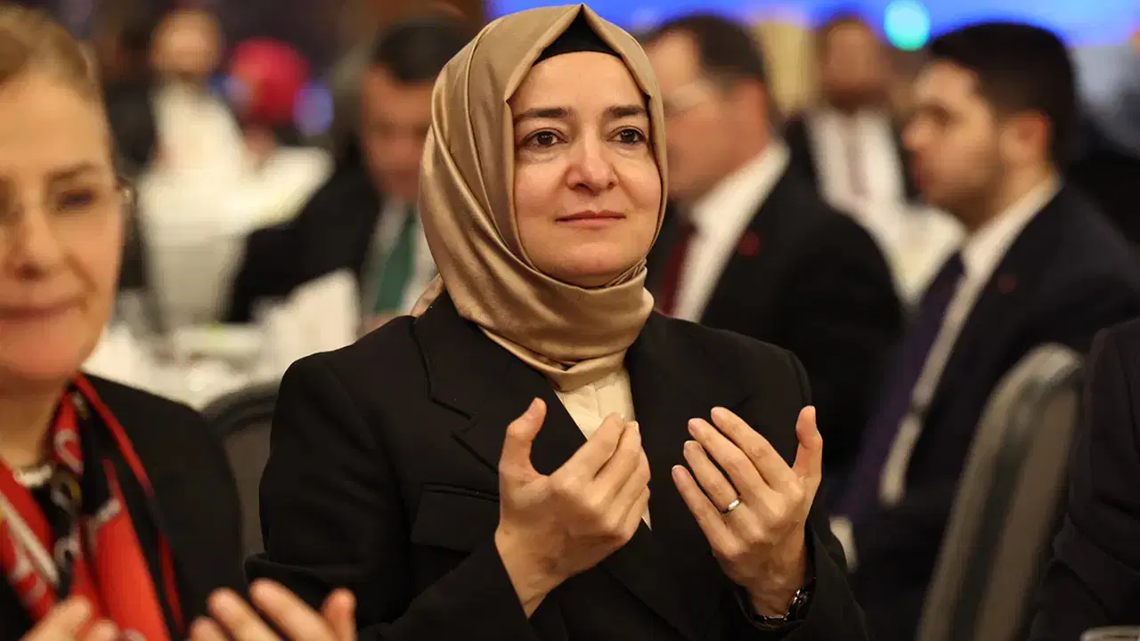 Fon Soruşturmasında Fatma Betül Sayan Kaya: Hukuki Süreç ve İddialar Mercek Altında